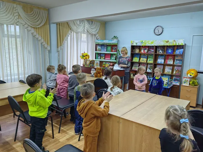 51-Ягодки- познавательное чтение-экскурсия в библиотеку (2)