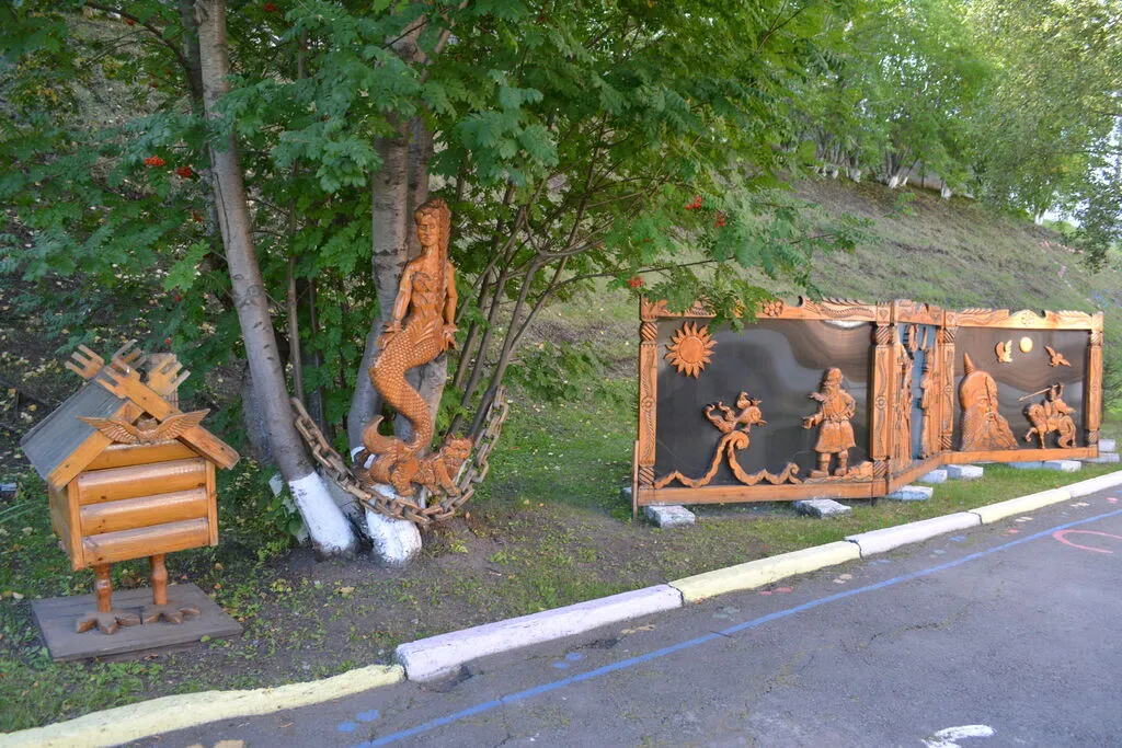 51-Пушкинский уголок