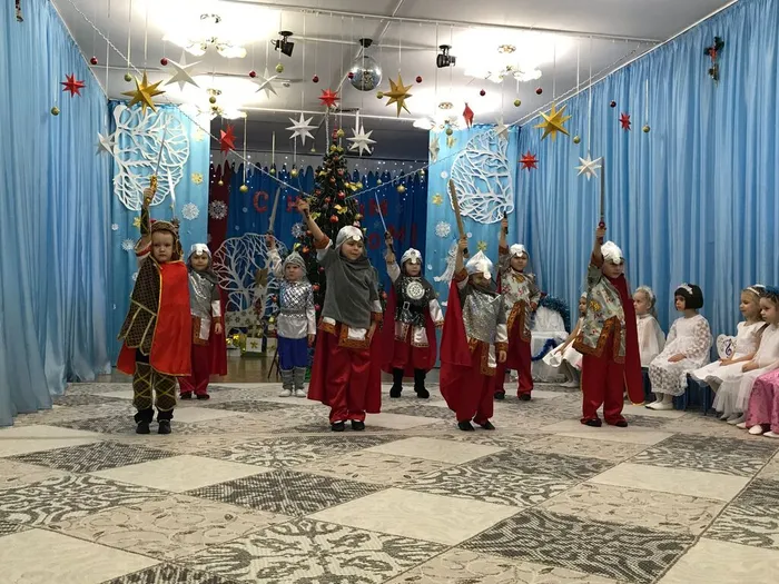 191-новогодний утренник-старшая группа Лучики